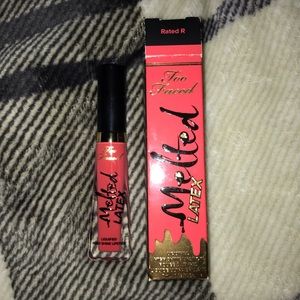 💞Too Faced Liquid Latex - Rated R